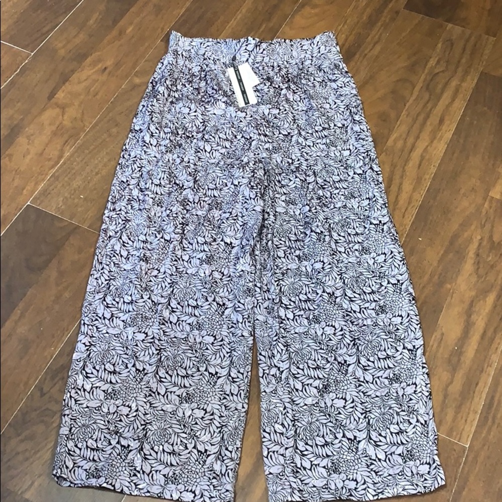 Top shop floral pant size 6.